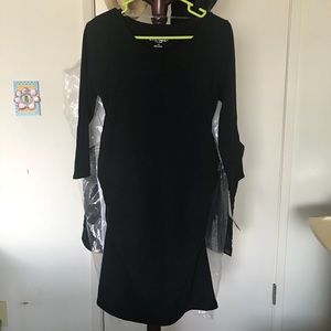 Long-sleeve maternity dress NWT